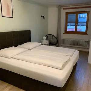  Apartment Amslinger
